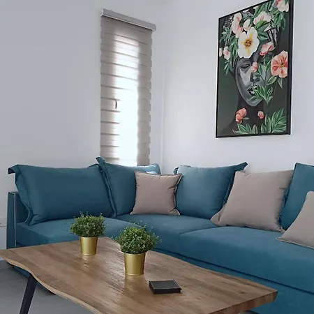 Larvella Estia Luxury מלון דירות