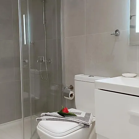 מלון דירות Larvella Estia Luxury לרנקה