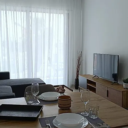 Larvella Estia Luxury Hotel de apartamente 4*