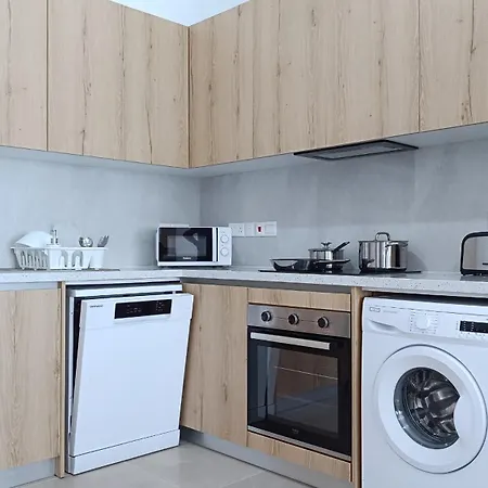 Larvella Estia Luxury Апарт-готель