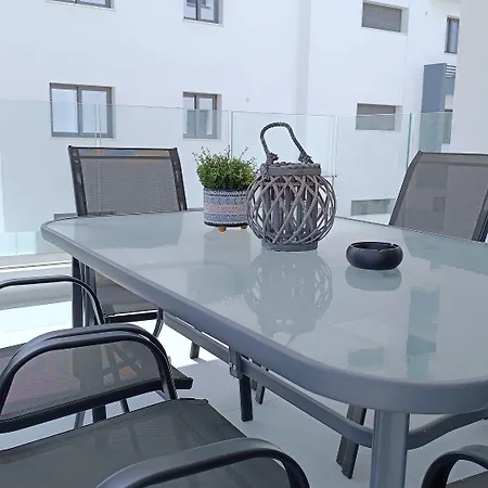 Larvella Estia Luxury