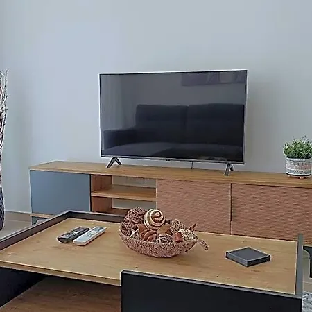아파트호텔 Larvella Estia Luxury 라르나카