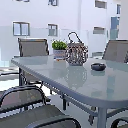아파트호텔 Larvella Estia Luxury 라르나카