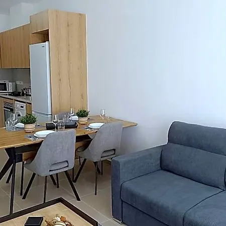 Apartahotel Larvella Estia Luxury Lárnaca