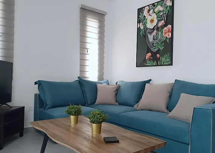 Larvella Estia Luxury Апарт-готель