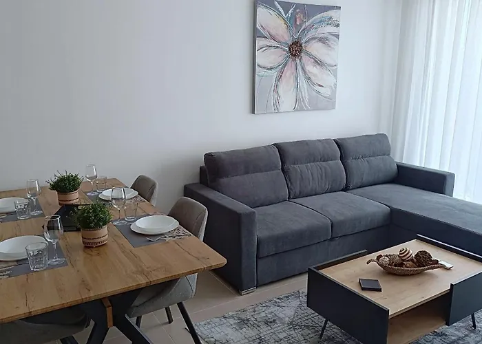 Larvella Estia Luxury Ларнака