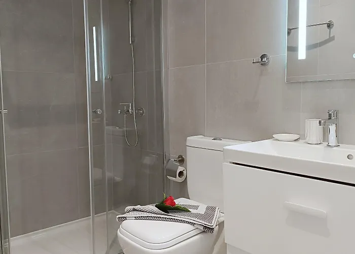 Larvella Estia Luxury Апарт-готель