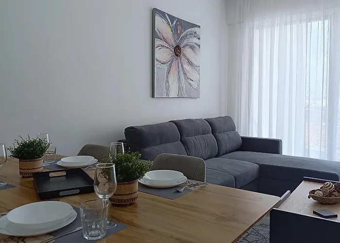 아파트호텔 Larvella Estia Luxury 라르나카